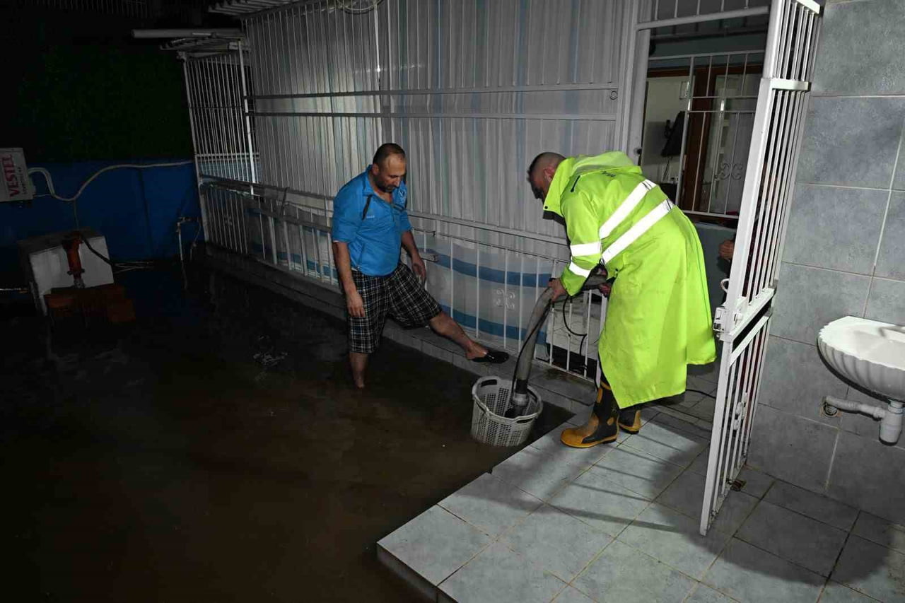 MANİSA’DA ETKİLİ OLAN SAĞANAK YAĞIŞA KARŞI MANİSA BÜYÜKŞEHİR BELEDİYESİ İLE MASKİ GENEL MÜDÜRLÜĞÜ...