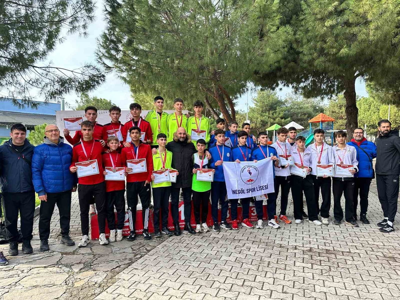 MANİSA’NIN AKHİSAR İLÇESİNDE GENÇLİK VE SPOR BAKANLIĞI TARAFINDAN DÜZENLENEN OKUL SPORLARI KROS...