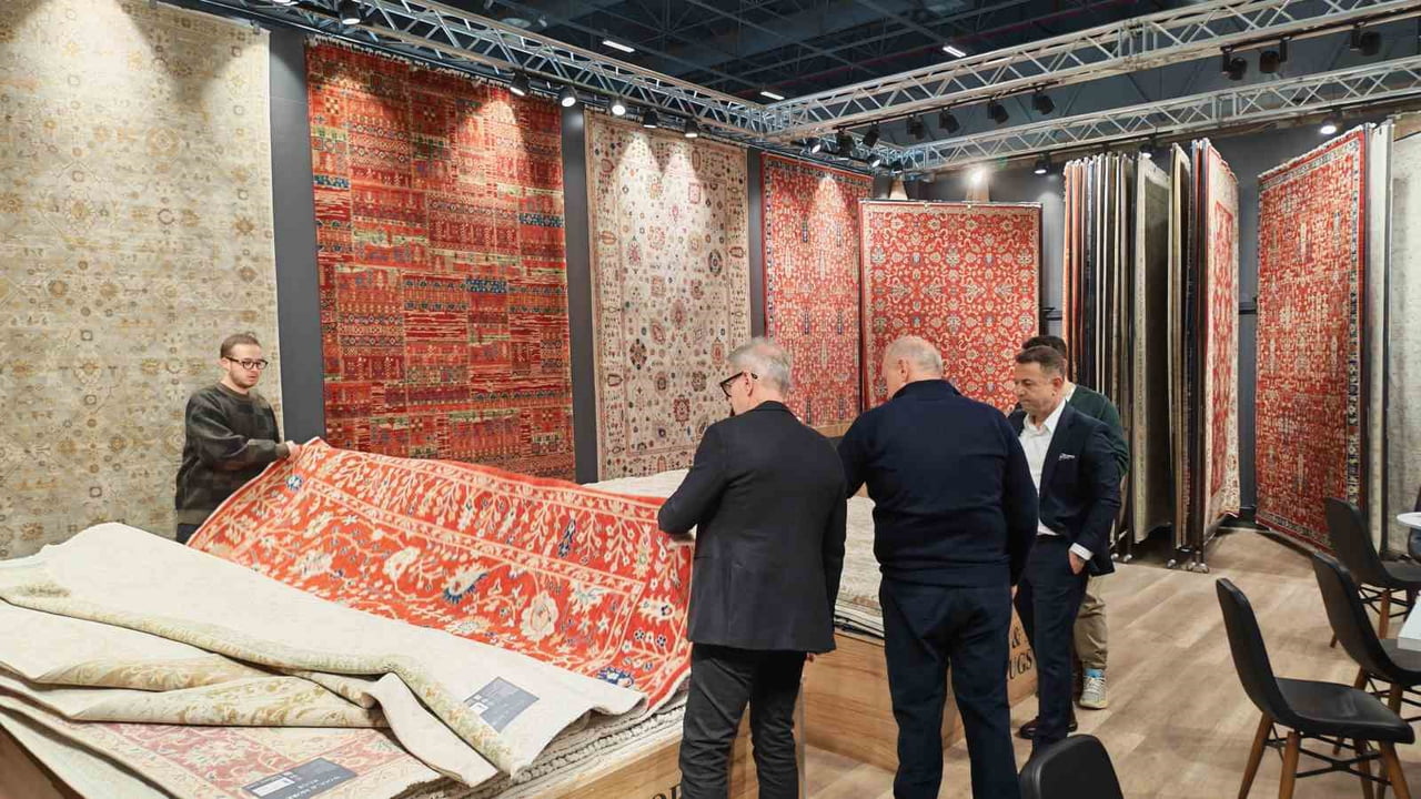 MANİSA’NIN DEMİRCİ İLÇESİNDE YÜZYILLARA DAYANAN HALI DOKUMACILIĞI KÜLTÜRÜNÜ TAŞIYAN DEMİRCİ’DE...