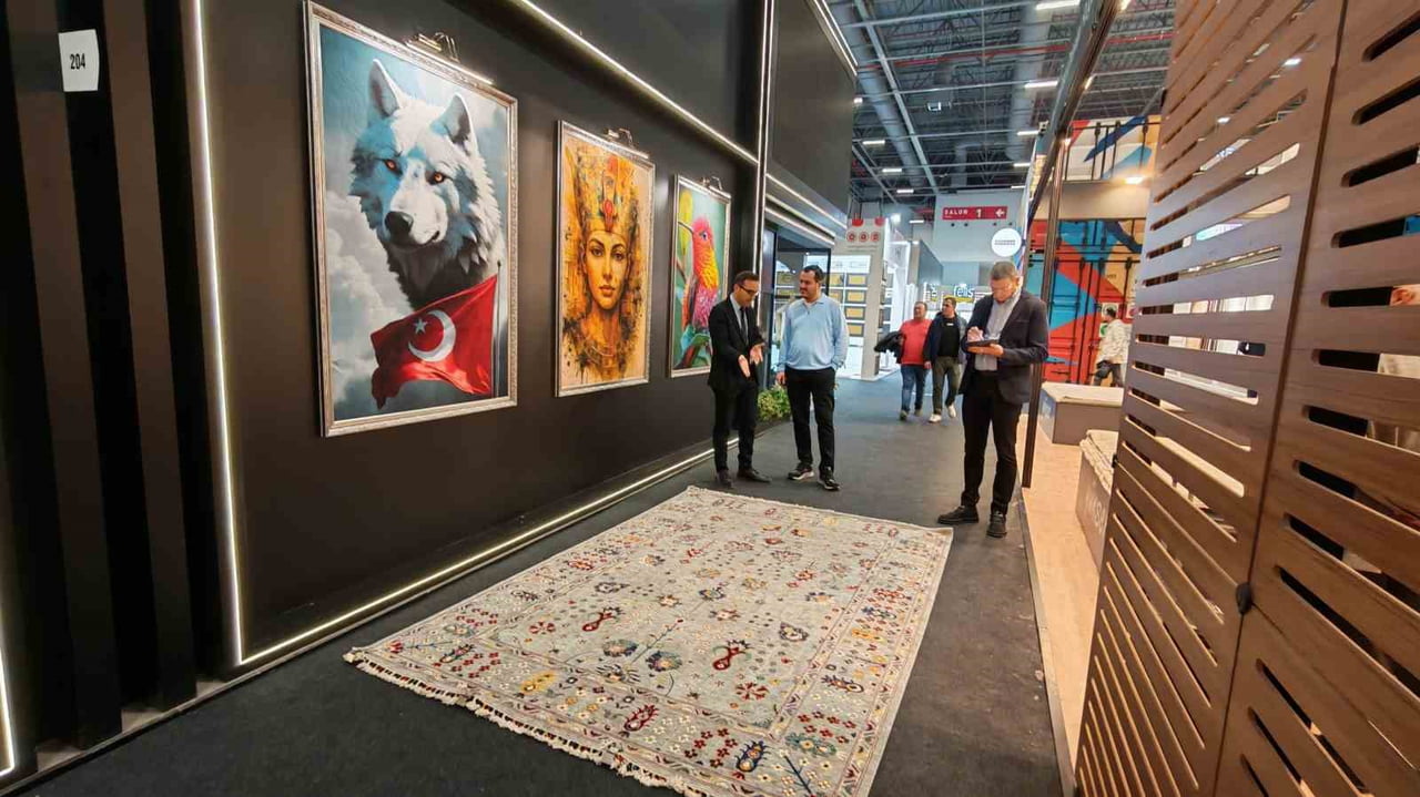 MANİSA’NIN DEMİRCİ İLÇESİNDE YÜZYILLARA DAYANAN HALI DOKUMACILIĞI KÜLTÜRÜNÜ TAŞIYAN DEMİRCİ’DE...