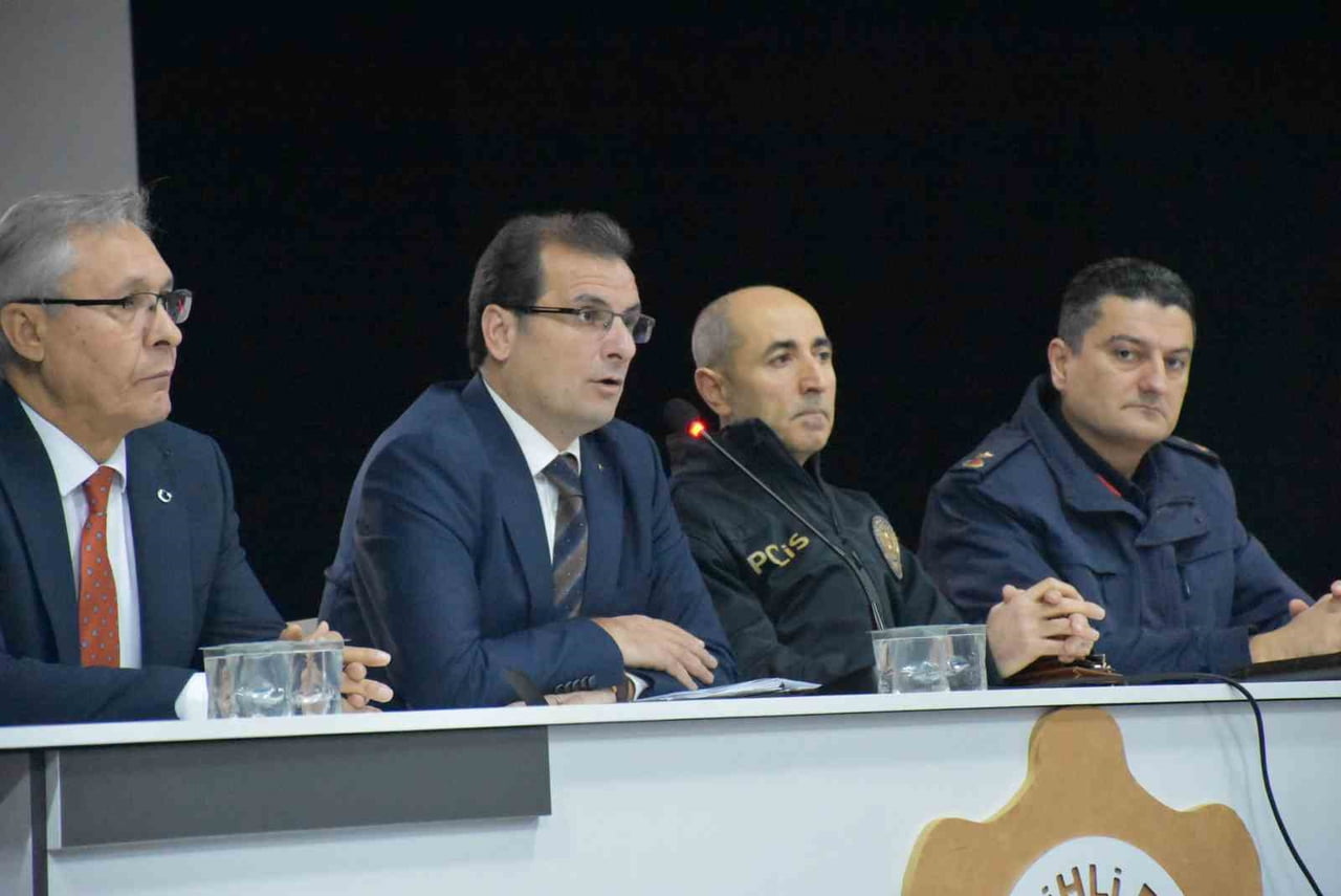 MANİSA’NIN SALİHLİ İLÇESİNDE 2025-2026 EĞİTİM-ÖĞRETİM YILININ 2. DÖNEMİNE YÖNELİK HAZIRLIKLARIN...