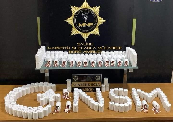 MANİSA’NIN SALİHLİ İLÇESİNDE POLİS EKİPLERİ TARAFINDAN ZEHİR TACİRLERİNE YÖNELİK BİR İKAMETE...