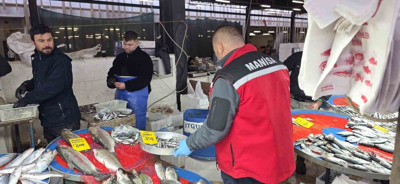 MANİSA’NIN SARIGÖL İLÇESİNDE, SU ÜRÜNLERİ PERAKENDE SATIŞ YERLERİNE YÖNELİK DENETİMLER ARALIKSIZ...