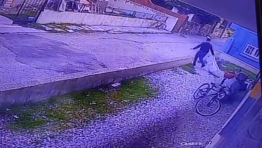 MANİSA’NIN YUNUSEMRE İLÇESİ KEÇİLİKÖY MAHALLESİ’NDE VATANDAŞLAR TARAFINDAN BAKILAN 'PAŞA' İSİMLİ...