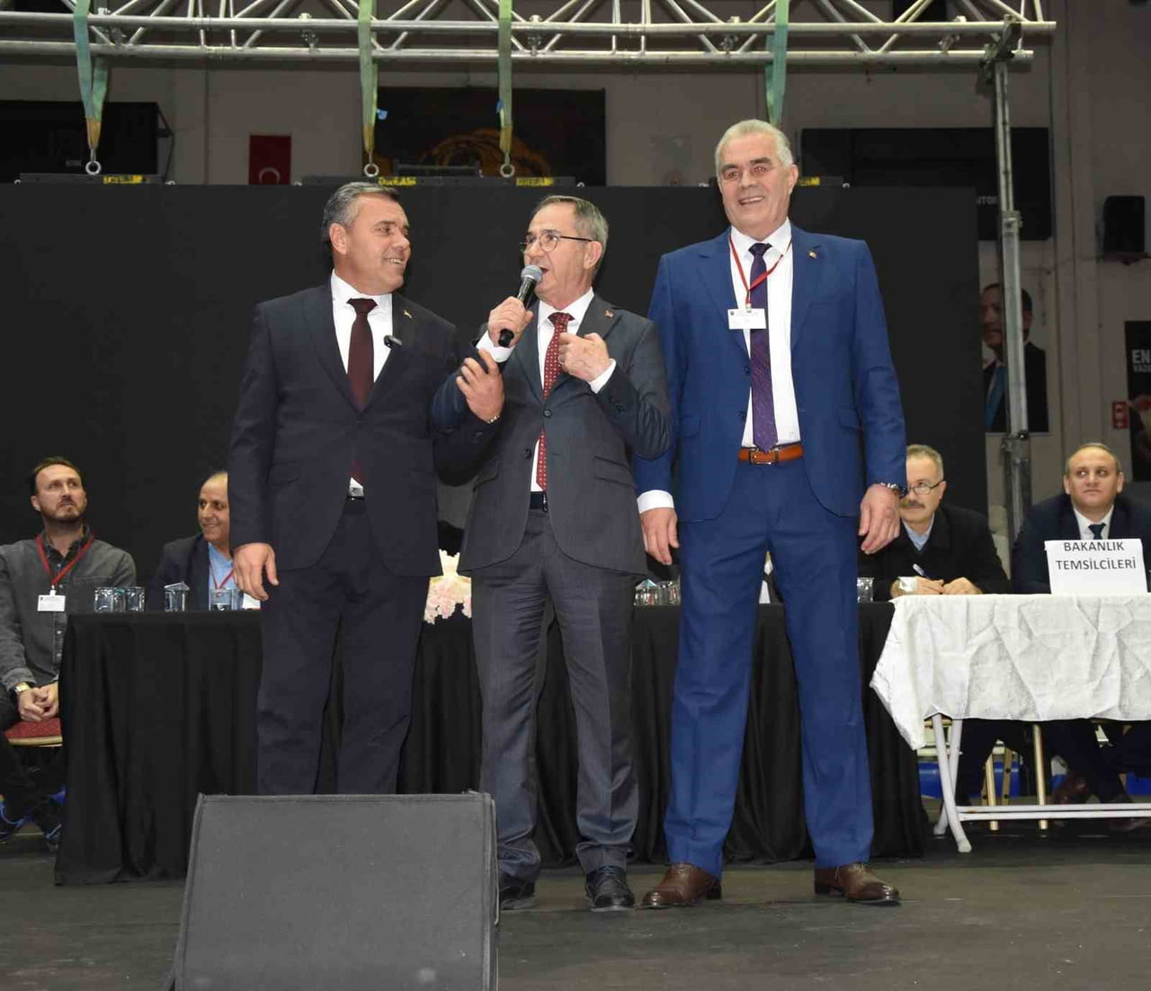 MANİSA ŞOFÖRLER VE OTOMOBİLCİLER ESNAF ODASI’NIN SEÇİMLİ OLAĞAN GENEL KURULUNDA SANDIKTAN DEĞİŞİM...