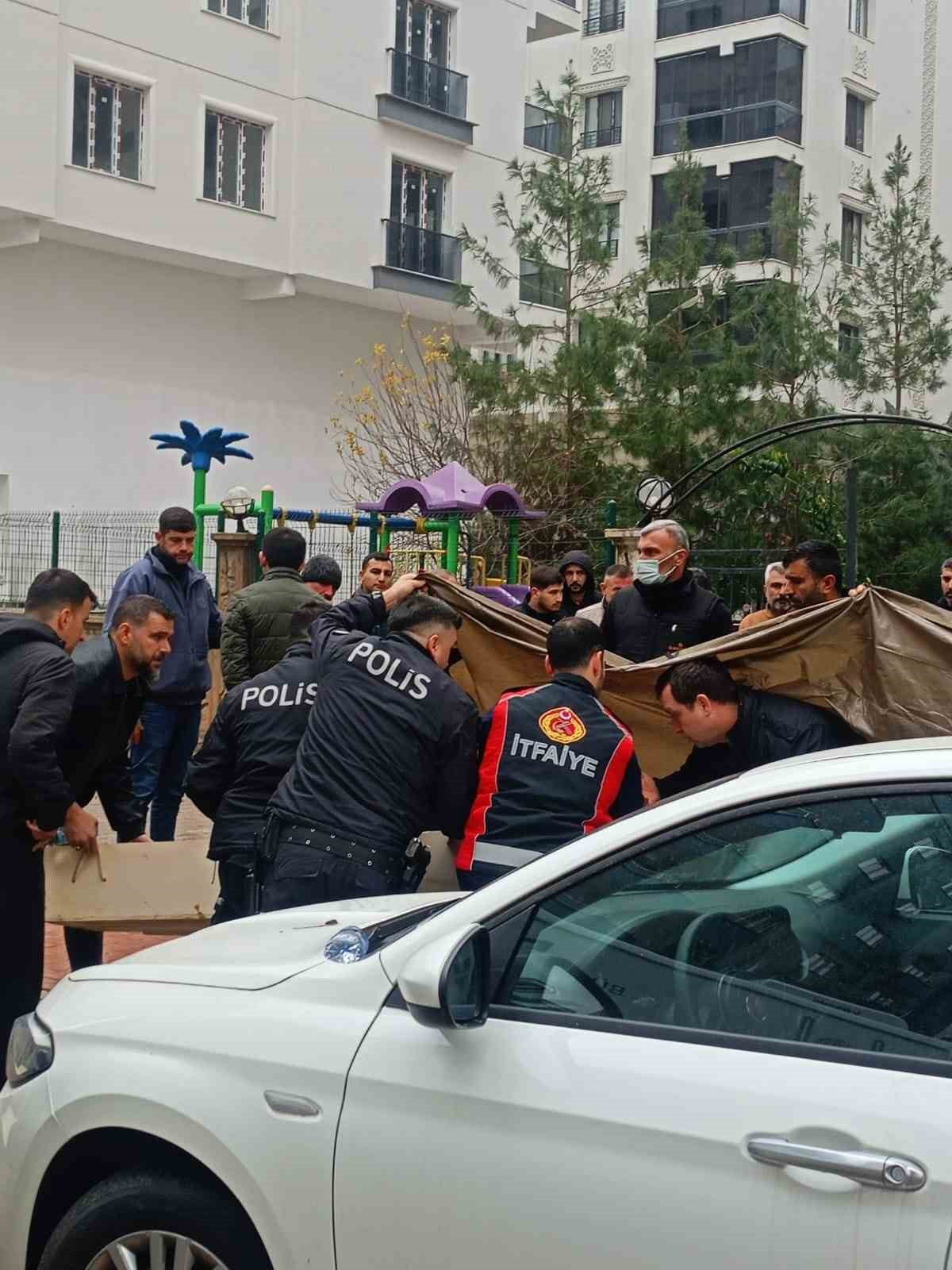 MARDİN’İN KIZILTEPE İLÇESİNDE 7’NCİ KATTAN DÜŞEN 76 YAŞINDAKİ KADIN HAYATINI KAYBETTİ