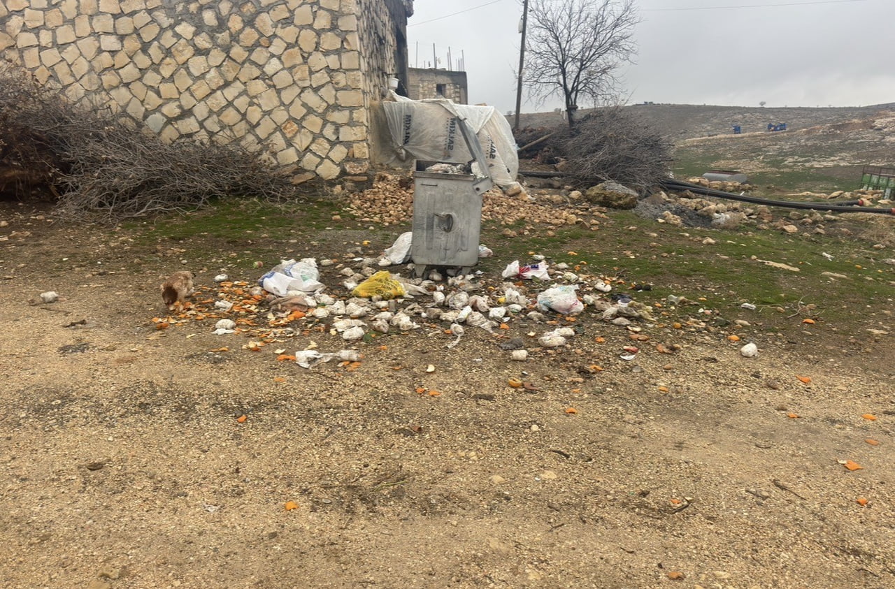 MARDİN’İN MAZIDAĞI İLÇESİNE BAĞLI KIRSAL MAHALLELERDE YAKLAŞIK 10 GÜNDÜR ÇÖP TOPLAMA HİZMETİNİN...