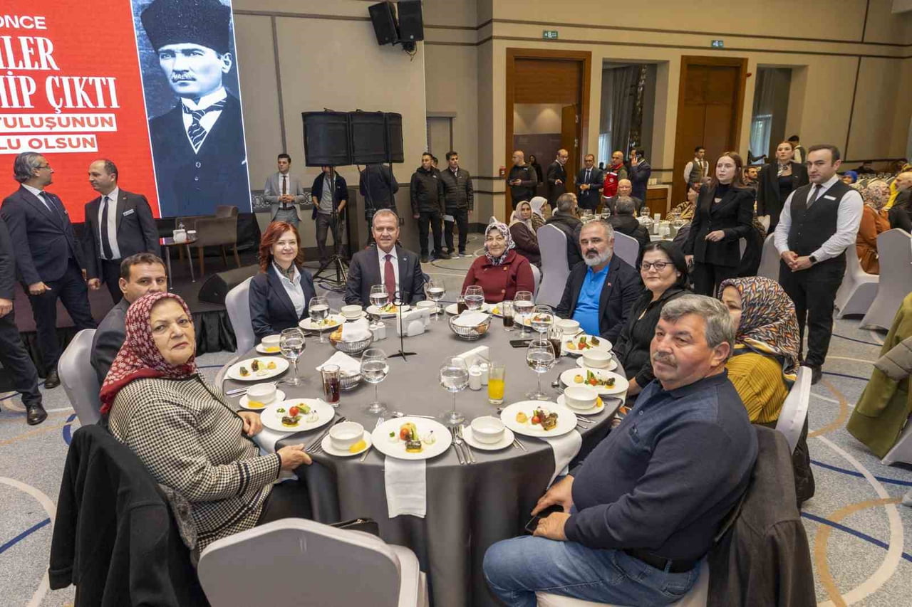 MERSİN BÜYÜKŞEHİR BELEDİYE BAŞKANI VAHAP SEÇER İLE EŞİ MERAL SEÇER, MERSİN’İN DÜŞMAN İŞGALİNDEN...