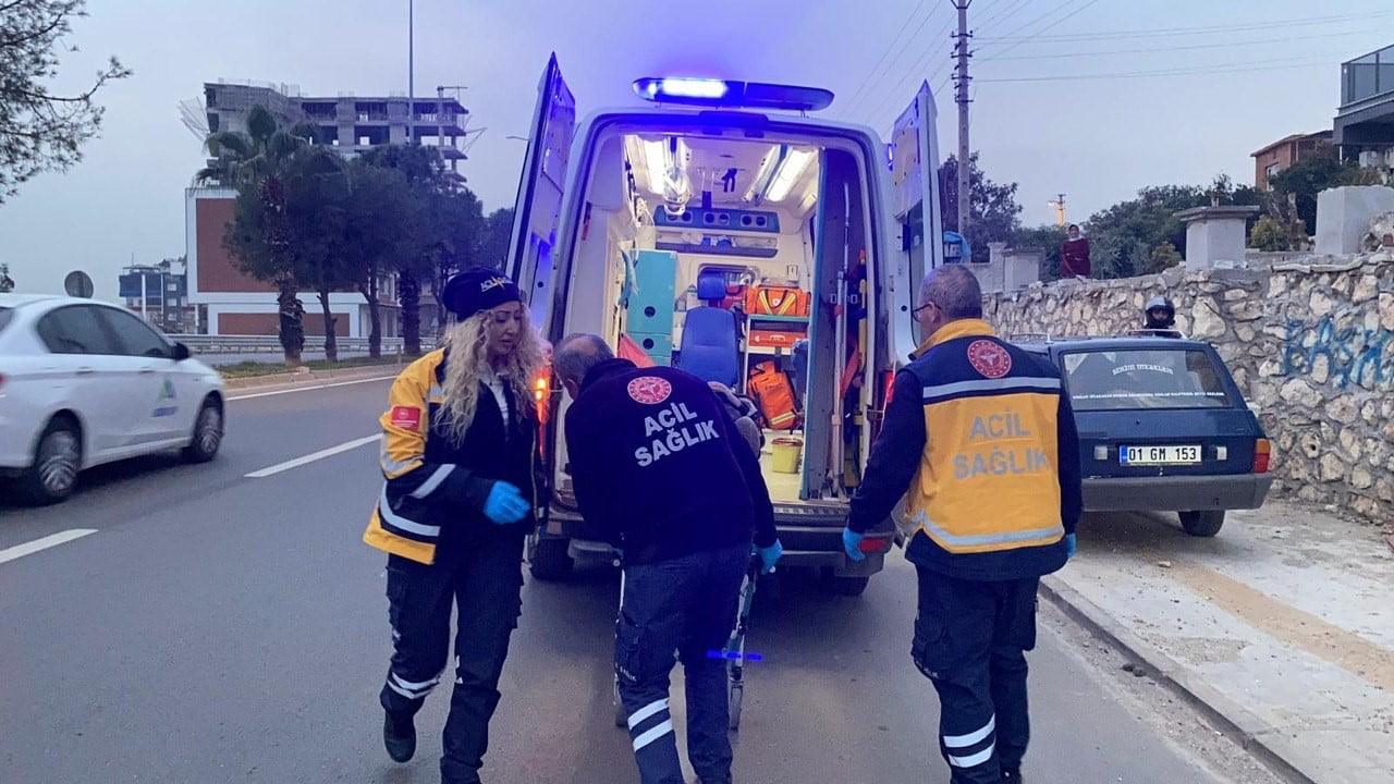 MERSİN’İN ERDEMLİ İLÇESİNDE MOTOSİKLET İLE KAMYONETİN ÇARPIŞTIĞI KAZADA MOTOSİKLETİN KADIN...