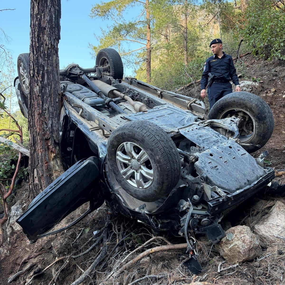 MERSİN’İN ERDEMLİ İLÇESİNDE UÇURUMDAN YUVARLANAN OTOMOBİLİN 14 YAŞINDAKİ SÜRÜCÜSÜ HAYATINI...