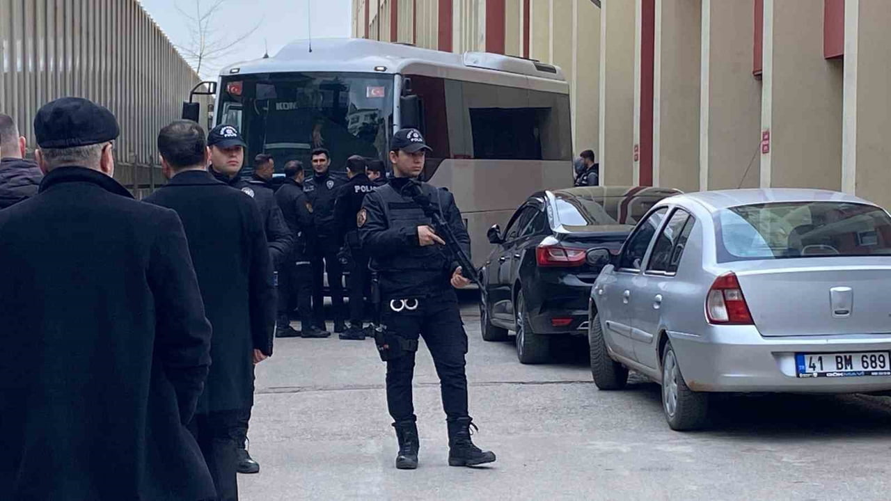 MESEM ÜZERİNDEN 77 MİLYON LİRALIK KAMU ZARARINA YOL AÇTIKLARI İDDİASIYLA YARGILANAN 7’Sİ TUTUKLU...