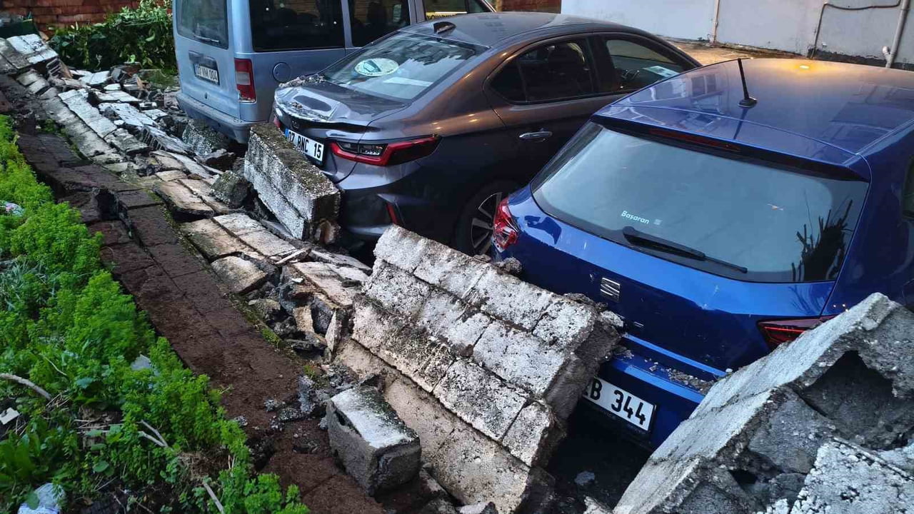 METEOROLOJİ 4. BÖLGE MÜDÜRLÜĞÜ’NÜN SARI KOD İLE UYARDIĞI ANTALYA’DA ŞİDDETLİ YAĞIŞ VE FIRTINA...