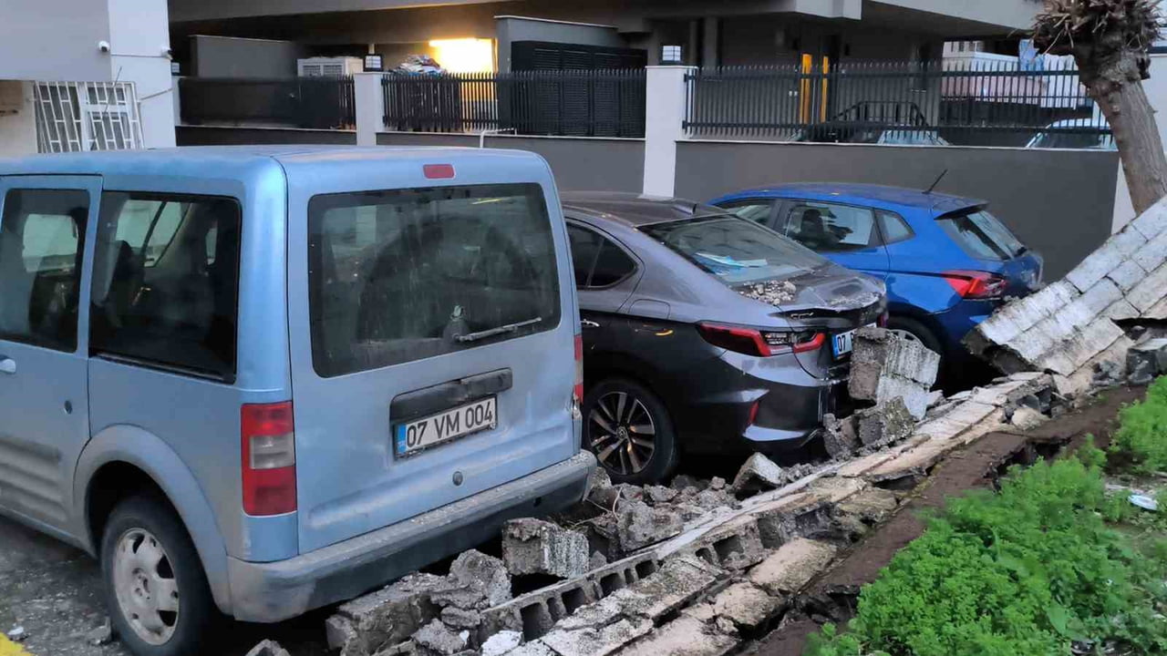 METEOROLOJİ 4. BÖLGE MÜDÜRLÜĞÜ’NÜN SARI KOD İLE UYARDIĞI ANTALYA’DA ŞİDDETLİ YAĞIŞ VE FIRTINA...
