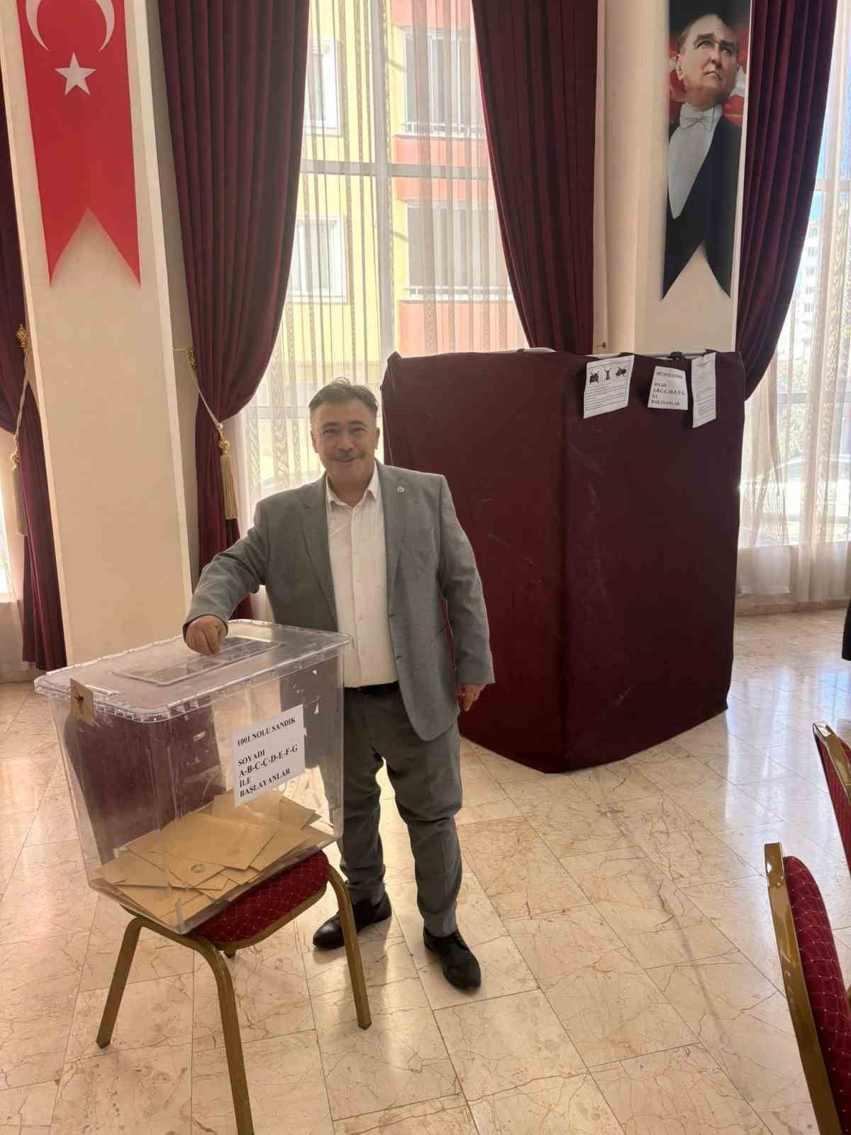 MEVCUT BAŞKANIN KARŞISINA RAKİP ÇIKMADI