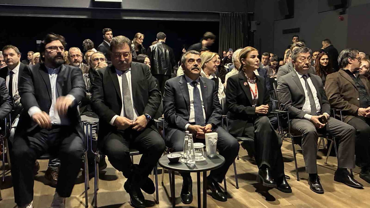 MİLLİ EĞİTİM BAKANLIĞI TARAFINDAN OKUL-AİLE İŞ BİRLİĞİNİ GÜÇLENDİRMEYİ VE ÖĞRENCİLERİN AKADEMİK...