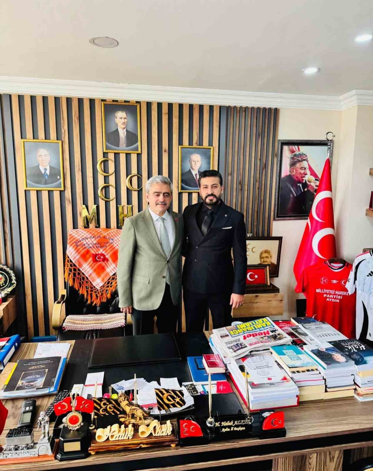 MİLLİYETÇİ HAREKET PARTİSİ (MHP) AYDIN İL BAŞKANLIĞI’NA OSMANGAZİ CİHANGİROĞLU ATANIRKEN, BAYRAĞI...