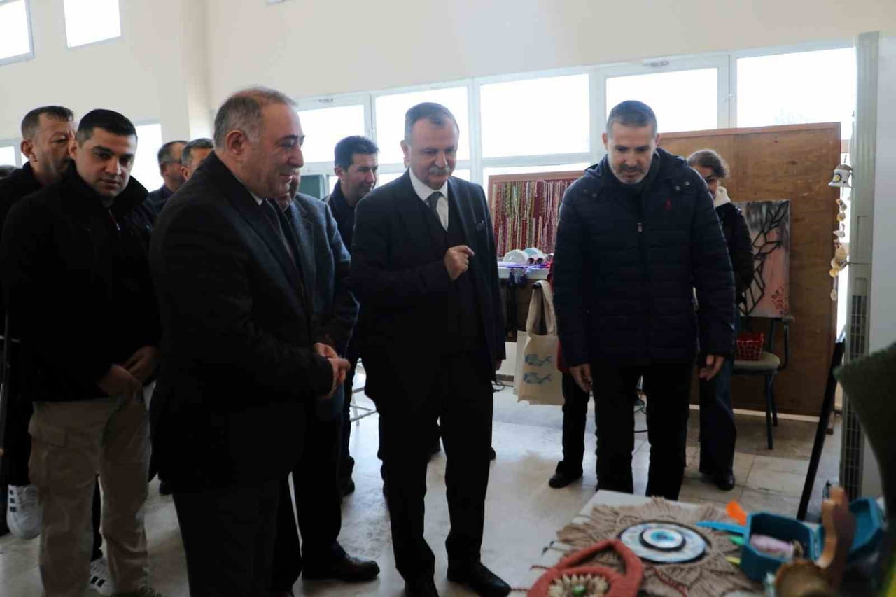 MİRAÇ KANDİLİ DOLAYISIYLA YUNUSEMRE BELEDİYESİ ENGELSİZ YAŞAM MERKEZİ’NDE, MAHALLE MUHTARLARININ...