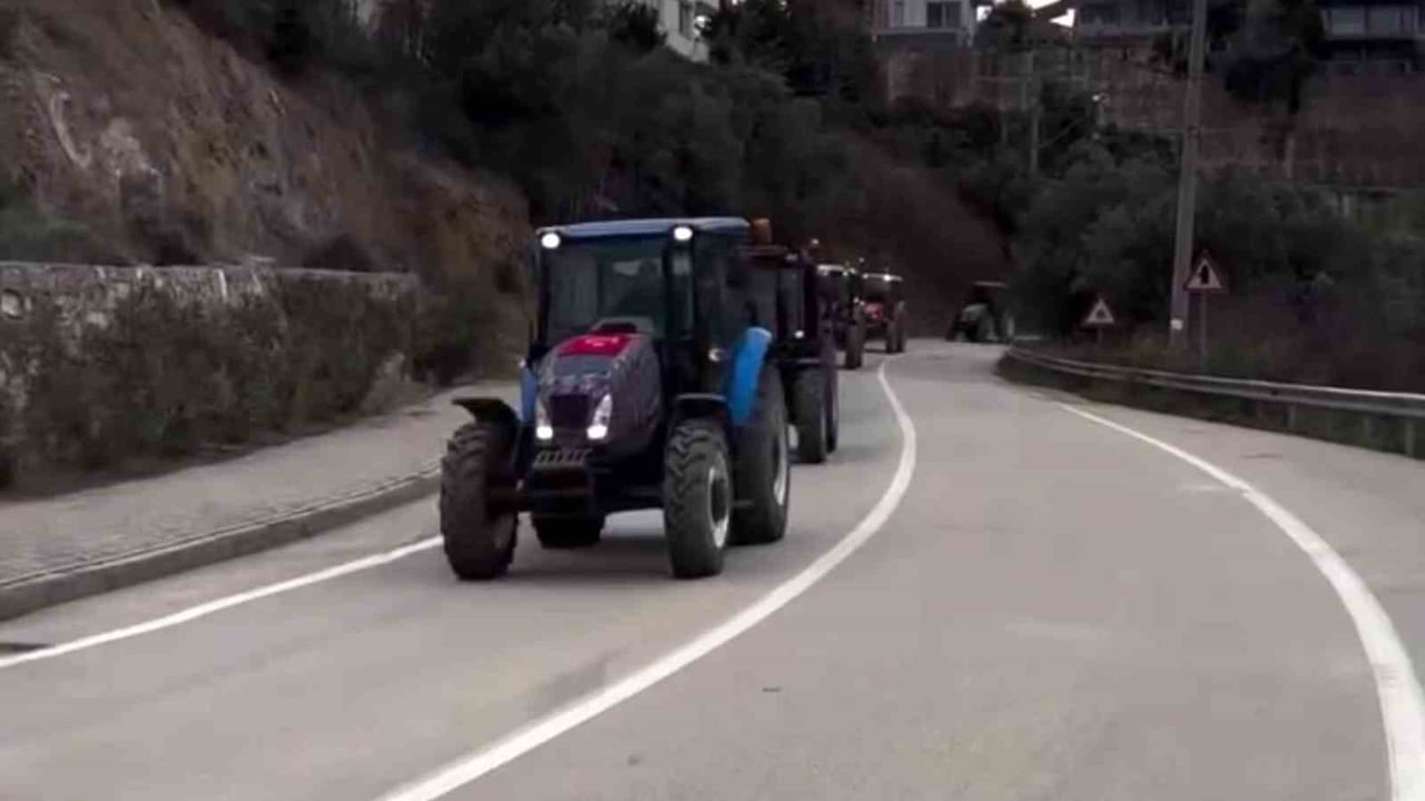 MUDANYA İLÇESİNDE KÖYLÜLER, MUDANYA BELEDİYESİ'NİN SATIŞA ÇIKARDIĞI ARAZİLERE TEPKİ GÖSTERMEK...