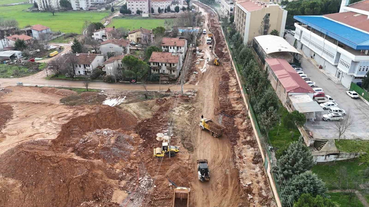 MUĞLA BÜYÜKŞEHİR BELEDİYESİ, MENTEŞE’NİN KÖTEKLİ VE YENİKÖY BÖLGELERİNDE ALTYAPIDAN ÜSTYAPIYA...