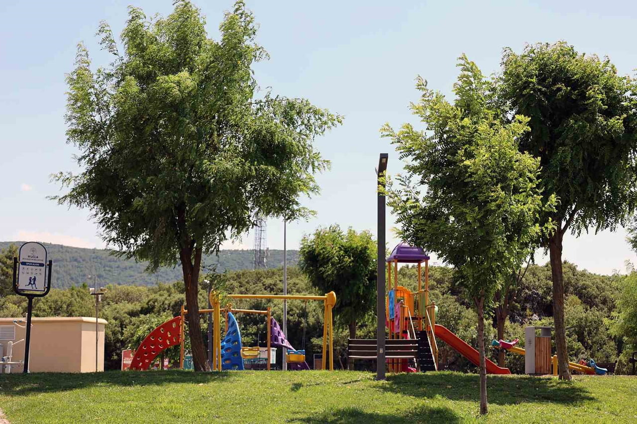 MUĞLA BÜYÜKŞEHİR BELEDİYESİ YEŞİL ALANLARI ARTIRIYOR