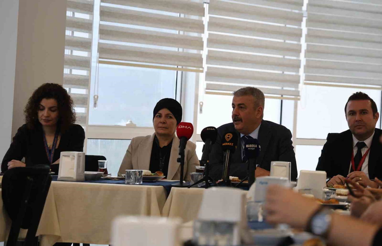 MUĞLA EĞİTİM VE ARAŞTIRMA HASTANESİ (MEAH) BAŞHEKİMİ PROF. DR. ETHEM ACAR, GÖREVDEKİ 6 AYLIK...