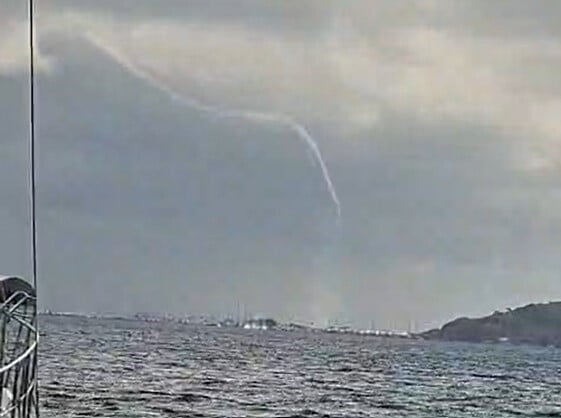 MUĞLA’NIN MARMARİS İLÇESİNDE ETKİLİ OLAN FIRTINA VE SAĞANAK YAĞIŞLA BİRLİKTE MARMARİS KÖRFEZİ...