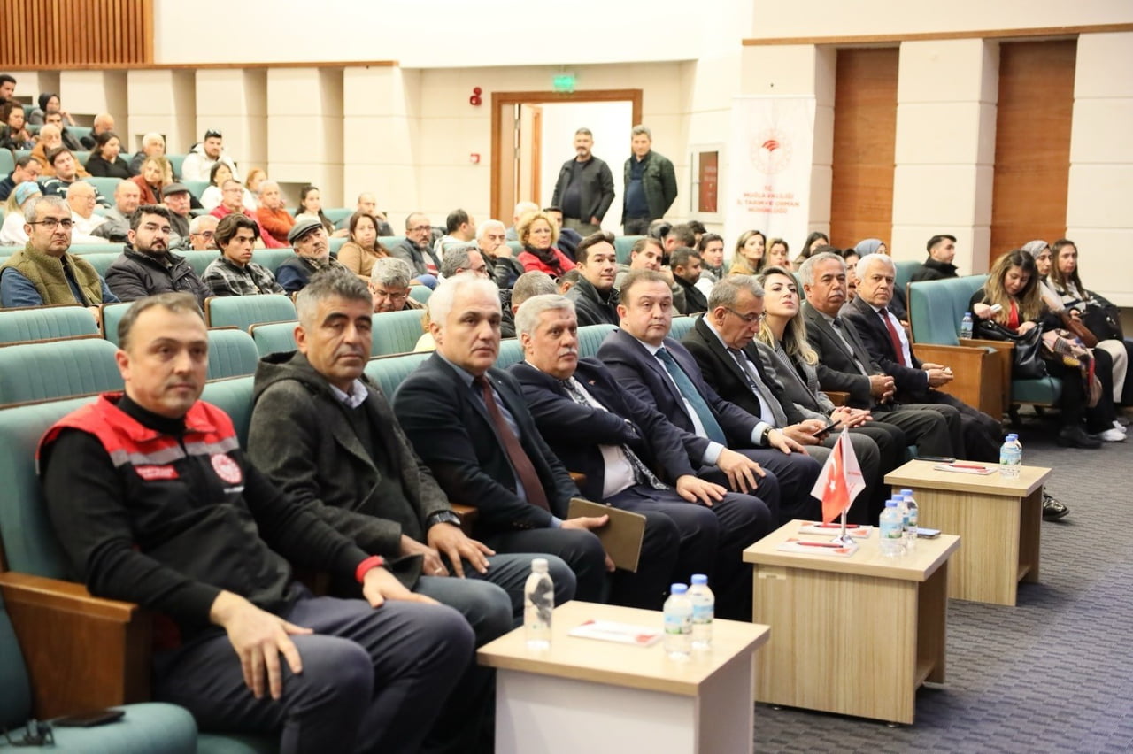 MUĞLA TARIM VE ORMAN İL MÜDÜRLÜĞÜ EV SAHİPLİĞİNDE DÜZENLENEN TOPLANTIDA BİTKİ KORUMA ÜRÜNLERİNDE...