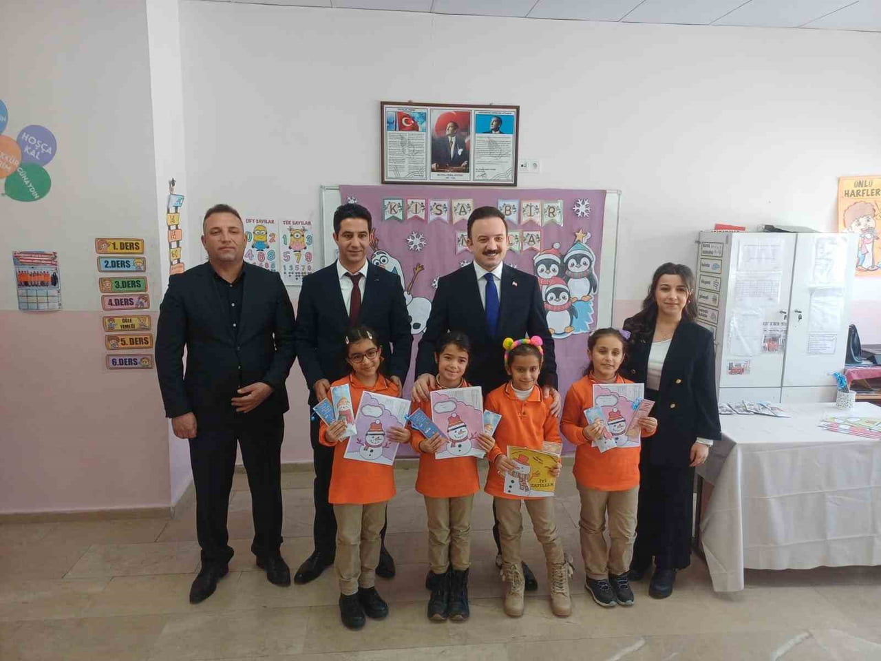 MUŞ'UN MALAZGİRT İLÇESİNDE 10 BİN 200 ÖĞRENCİ, 2025-2026 EĞİTİM ÖĞRETİM YILININ BİRİNCİ DÖNEMİNİN...