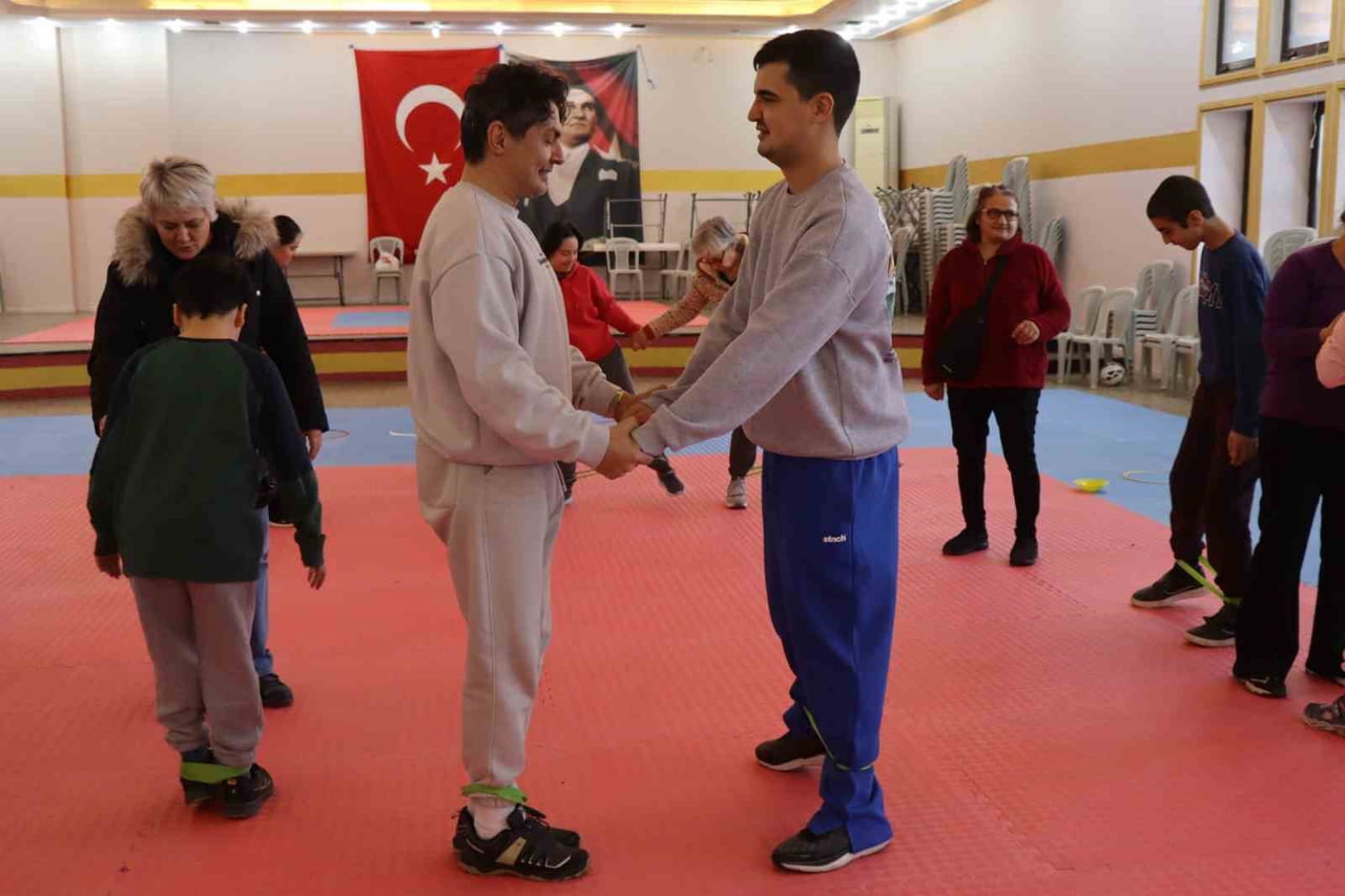 NAZİLLİ BELEDİYESİ TARAFINDAN OTİZMLİ ÇOCUKLARIN FİZİKSEL VE RUHSAL GELİŞİMLERİNİ DESTEKLEMEK...