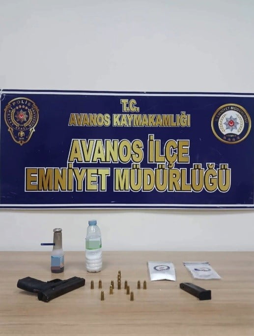 NEVŞEHİR'DE POLİS EKİPLERİ TARAFINDAN YAPILAN ÇALIŞMALARDA ARACIN İÇERİSİNE YAPILAN GİZLİ BÖLMEDE...