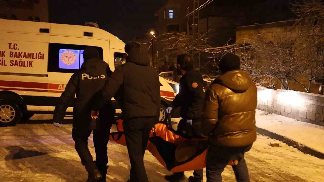 NEVŞEHİR’DE AÇIK BIRAKILAN OCAKTAN SIZAN DOĞAL GAZDAN ETKİLENEN 1 KİŞİ HASTANEYE...