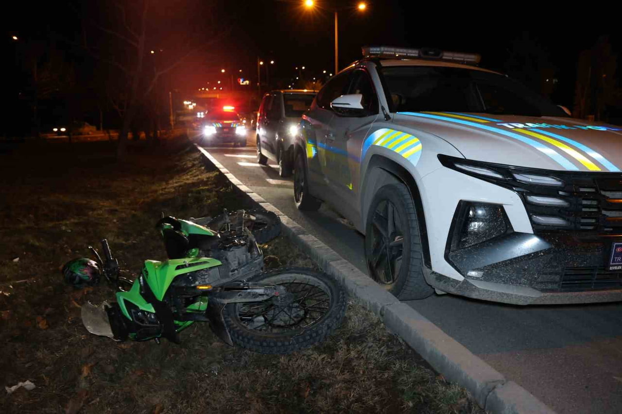 NEVŞEHİR’DE POLİSİN DUR İHTARINA UYMAYAN 15 YAŞINDAKİ MOTOSİKLET SÜRÜCÜSÜ ÖNCE MOTOSİKLET İLE DAHA...