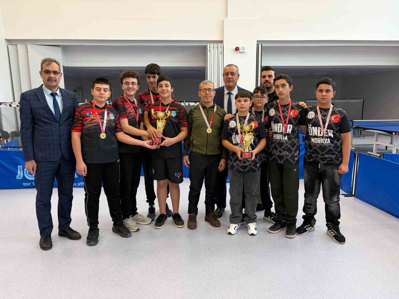 NİĞDE’DE DÜZENLENEN YILDIZ ERKEKLER MASA TENİSİ MÜSABAKALARI SONA ERDİ.