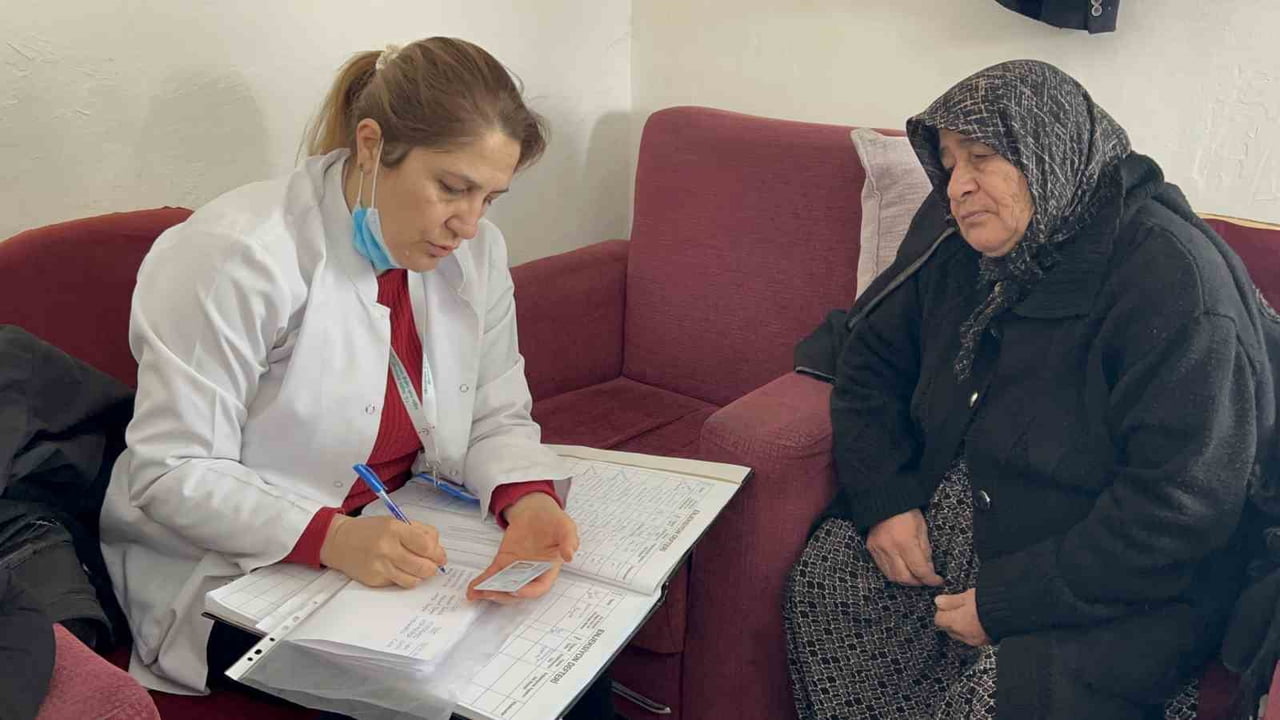 NİĞDE İL SAĞLIK MÜDÜRLÜĞÜNCE OLUŞTURULAN MOBİL SAĞLIK TİMLERİ, KENT MERKEZİNE UZAK KÖY VE...