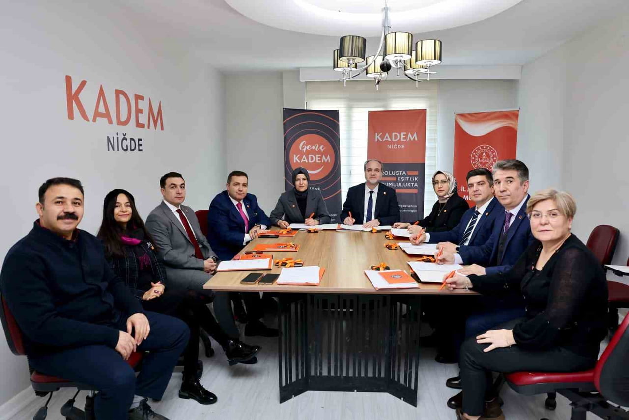 NİĞDE ÖMER HALİSDEMİR ÜNİVERSİTESİ İLE KADIN VE DEMOKRASİ DERNEĞİ (KADEM) ARASINDA, GENÇ KADEM...