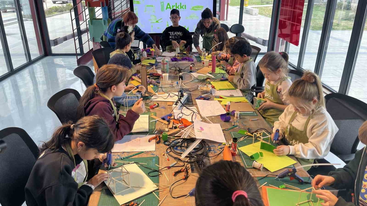 NİLÜFER BELEDİYESİ, ÇOCUKLAR İÇİN HAZIRLADIĞI ETKİNLİKLERE HEM EĞLENDİRİYOR, HEM DE GELİŞİMLERİNE...