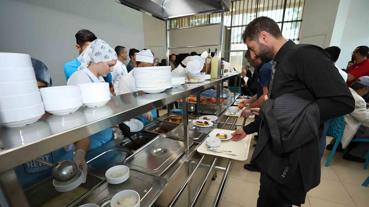 NİLÜFER BELEDİYESİ’NİN EKONOMİK KRİZİN ETKİLERİNİ AZALTMAK VE GIDAYA ADİL ERİŞİMİ SAĞLAMAK İÇİN...