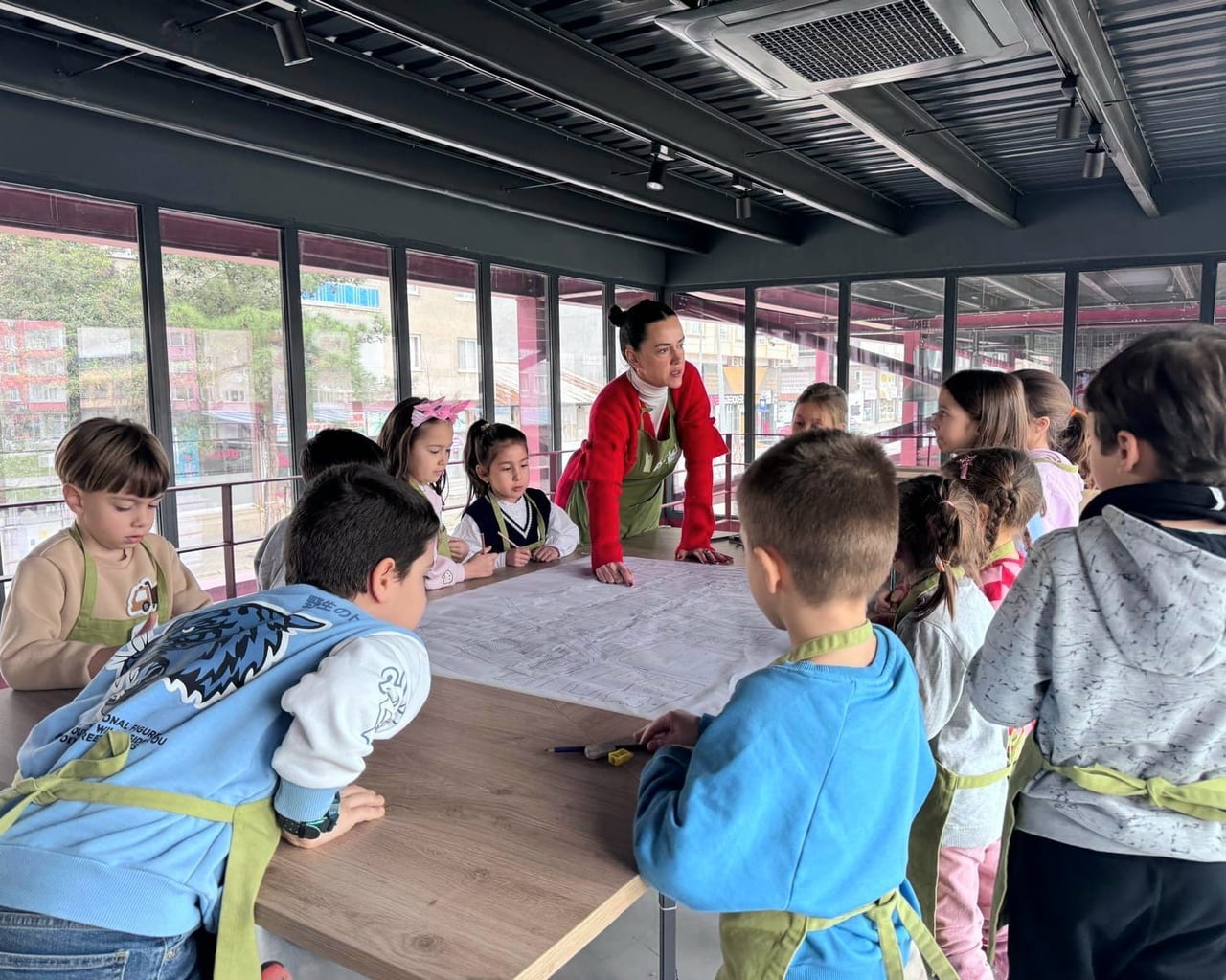 NİLÜFER BELEDİYESİ’NİN İKİ HAFTA BOYUNCA SÜREN YARIYIL ETKİNLİKLERİ SONA ERDİ. YÜZLERCE ÇOCUK...