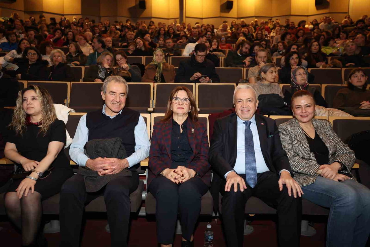 NİLÜFER BELEDİYESİ, TÜRK EDEBİYATININ USTA İSMİ NÂZIM HİKMET RAN'I DOĞUMUNUN 124. YILINDA ÖZEL BİR...