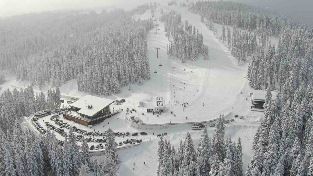 OKULLARIN YARIYIL TATİLİNE GİRMESİYLE BİRLİKTE KARNESİNİ ALAN ÖĞRENCİLER, AİLELERİ İLE BİRLİKTE...