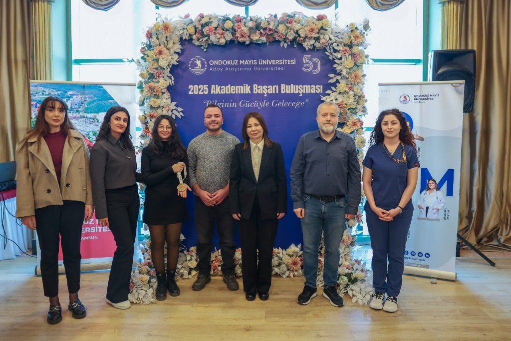 OMÜ KONUKEVİ’NDE GERÇEKLEŞEN PROGRAMDA AKADEMİSYENLER VE ÖĞRENCİLER, WEB OF SCİENCE (WOS)...