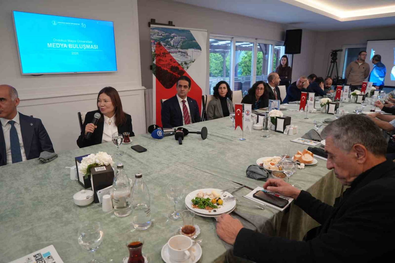 ONDOKUZ MAYIS ÜNİVERSİTE (OMÜ) REKTÖRÜ PROF. DR. FATMA AYDIN ÜNİVERSİTEDEKİ ÖĞRETİM ÜYELERİNİ...