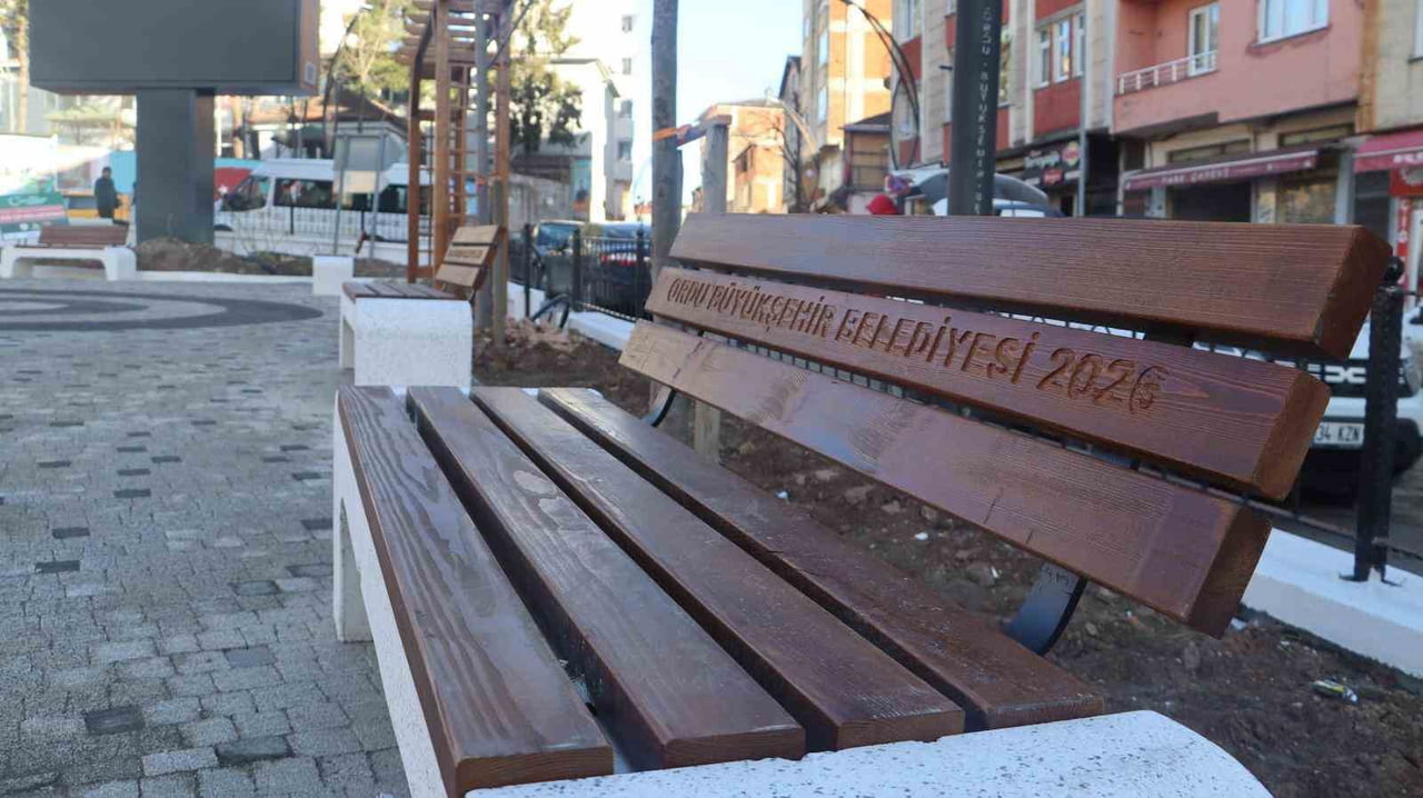 ORDU BÜYÜKŞEHİR BELEDİYESİ TARAFINDAN KORGAN İLÇESİNDE BAŞLATILAN MEYDAN ÇALIŞMALARI HIZLA DEVAM...