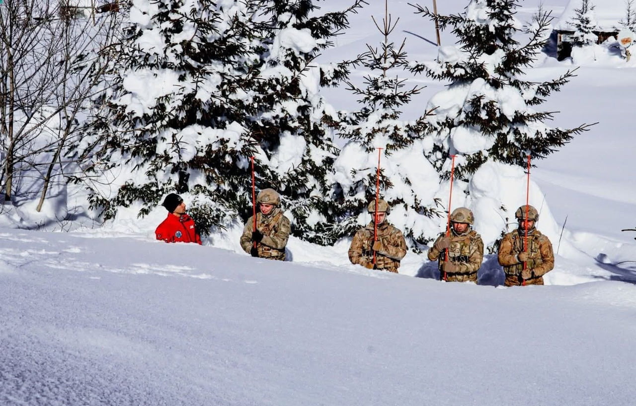 ORDU’DA JANDARMA EKİPLERİ TARAFINDAN, KAR KALINLIĞININ YAKLAŞIK 1,5 METREYE ULAŞTIĞI KABADÜZ...