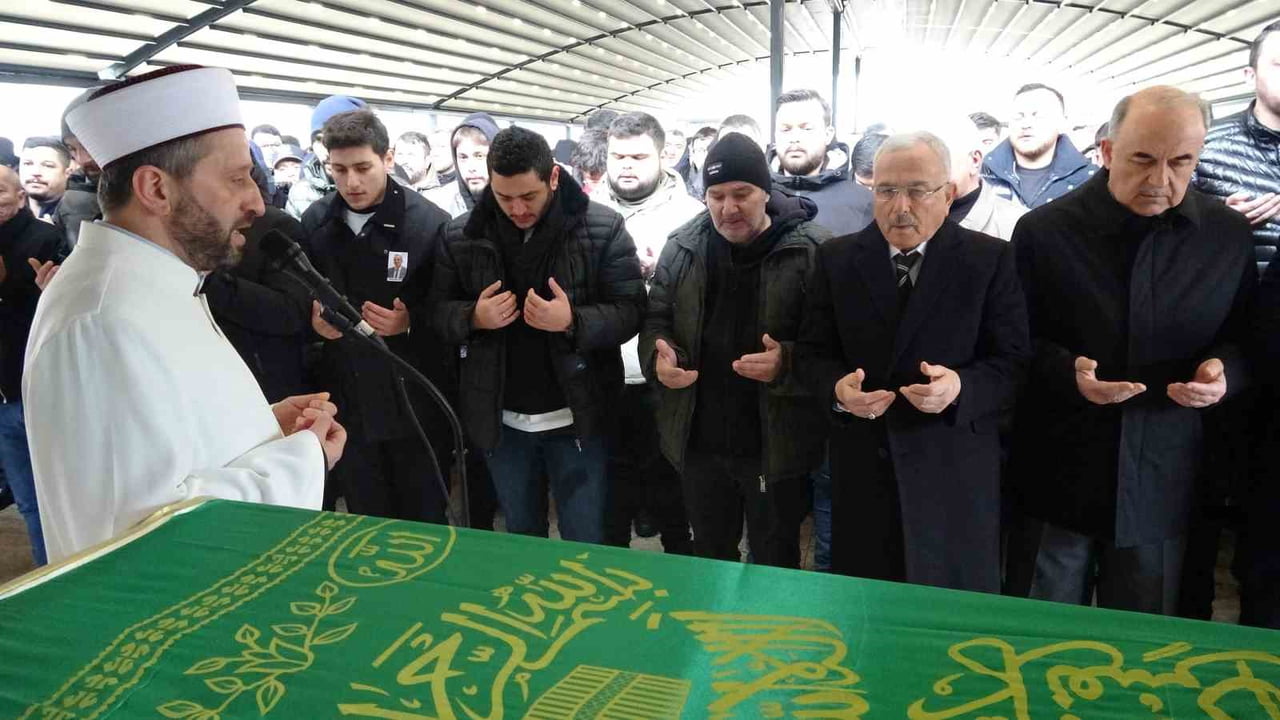 ORDU’DA VEFAT EDEN TÜRK KIZILAY ORDU ŞUBE BAŞKANI MENDERES TÜRKELİ SON YOLCULUĞUNA...