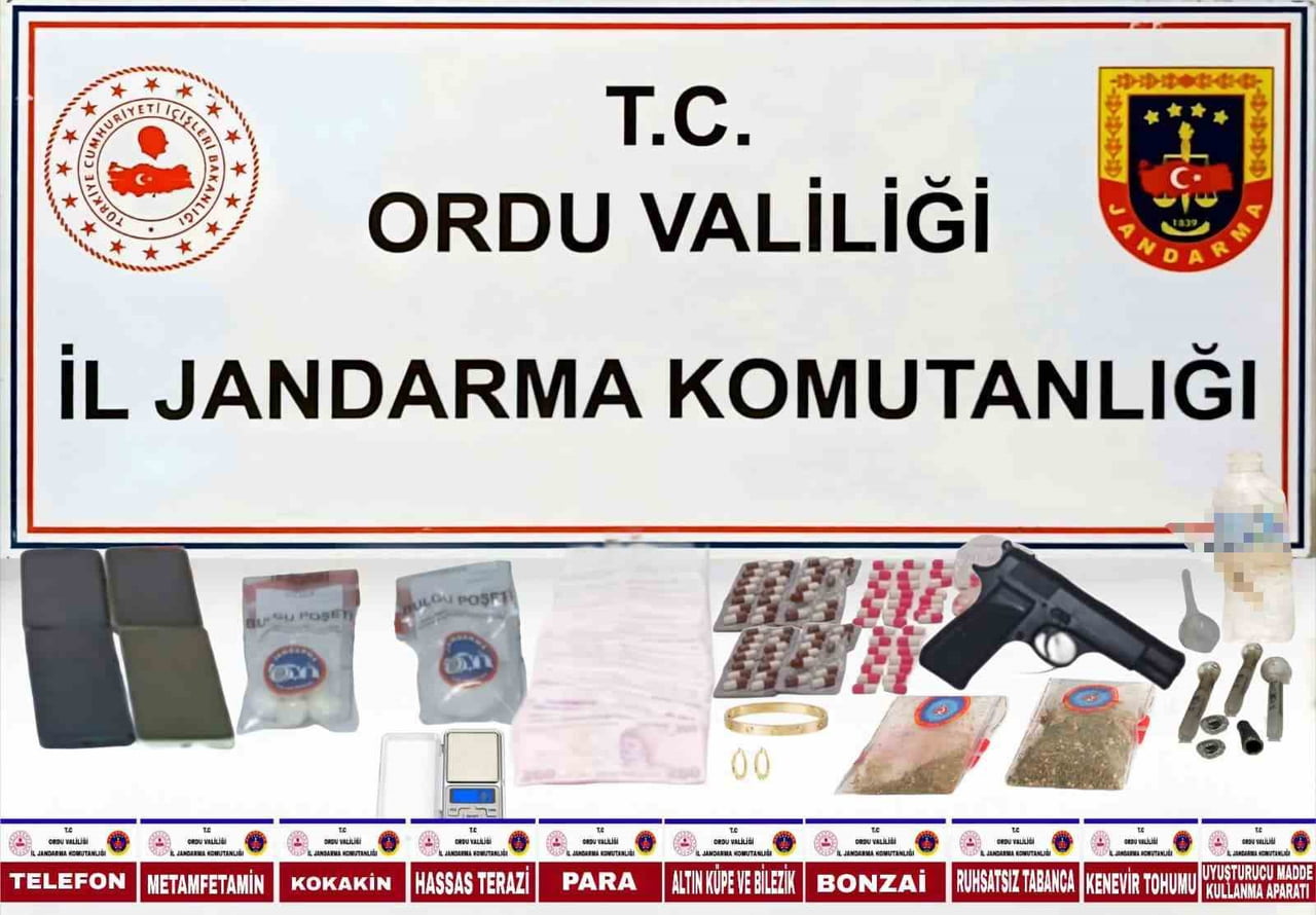 ORDU MERKEZLİ 2 İLDE JANDARMA EKİPLERİ TARAFINDAN GERÇEKLEŞTİRİLEN UYUŞTURUCU OPERASYONUNDA...