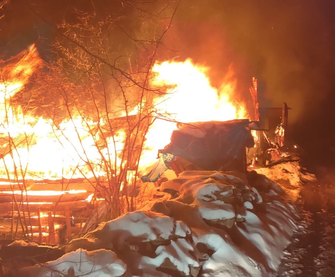 ORDU’NUN ÜNYE İLÇESİNDE MEYDANA GELEN YANGINDA, AHŞAP EV VE SAMANLIK KULLANILAMAZ HALE...