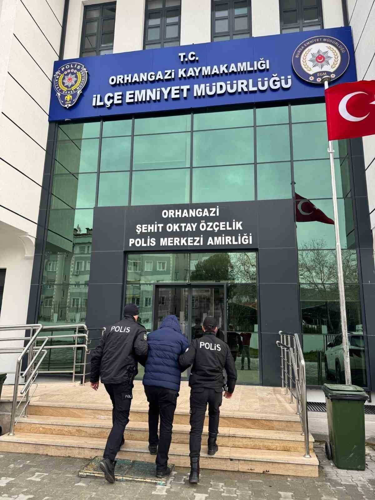 ORHANGAZİ’DE ARANAN ŞAHISLARA YÖNELİK DARBE VURULDU : 7 HÜKÜMLÜ CEZAEVİNE GÖNDERİLDİ