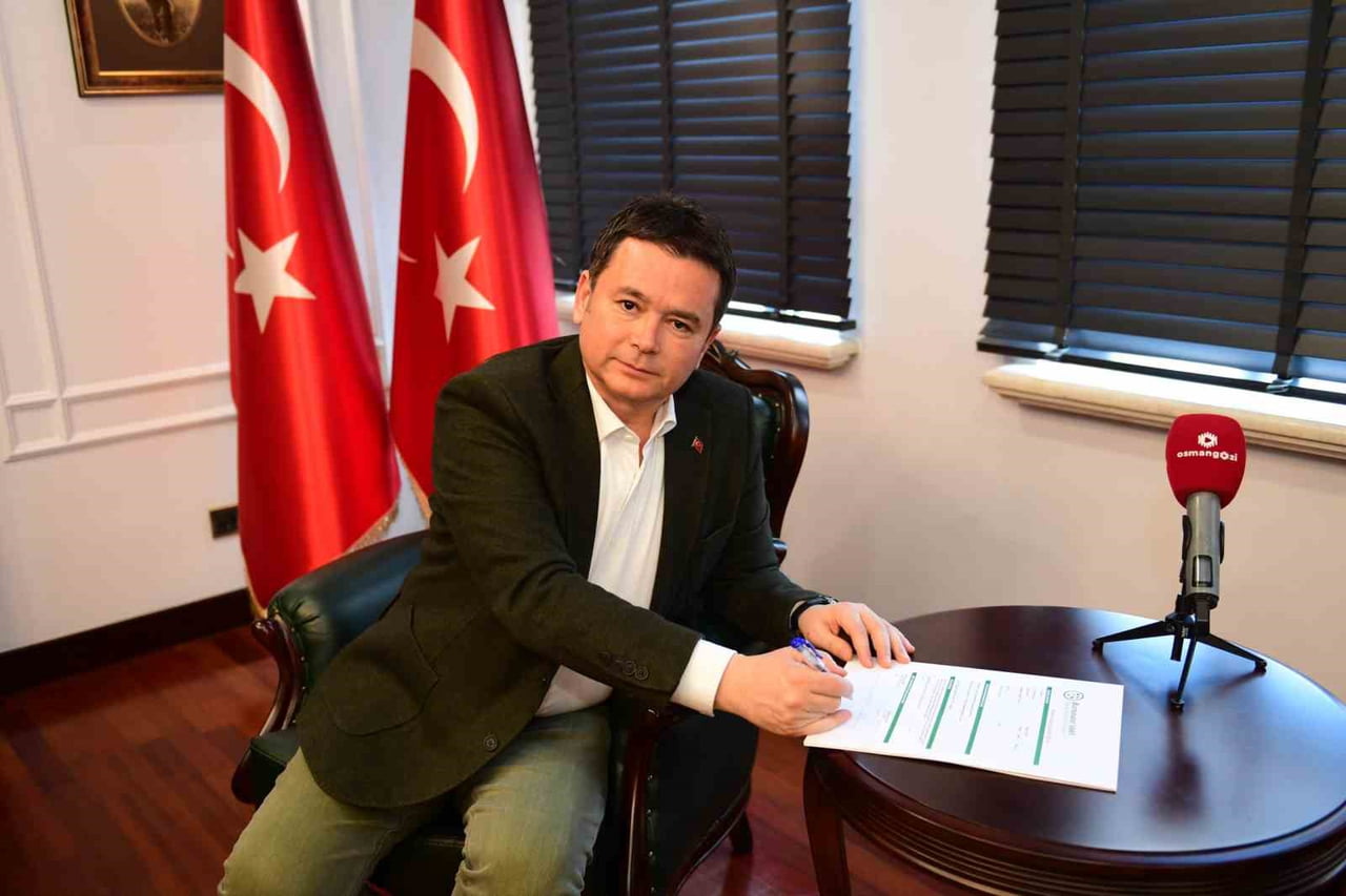 OSMANGAZİ BELEDİYE BAŞKANI ERKAN AYDIN, BURSASPOR KULÜBÜ BAŞKANI ENES ÇELİK’İ MAKAMINDA AĞIRLADI....