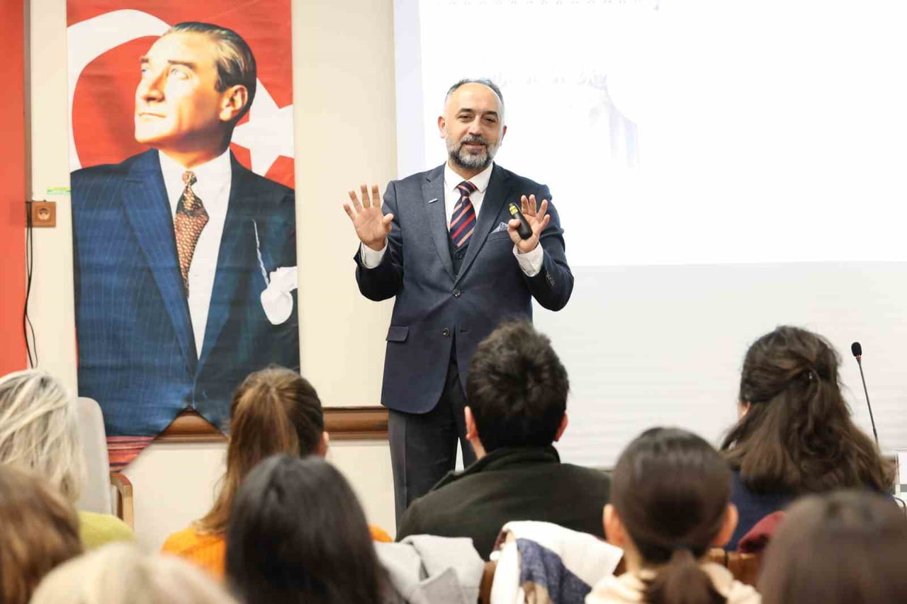 OSMANGAZİ BELEDİYESİ TARAFINDAN DÜZENLENEN FELSEFE BULUŞMASINDA FELSEFENİN GÜNDELİK HAYATLA NASIL...